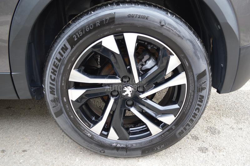 Peugeot 2008 1.2 PureTech Allure