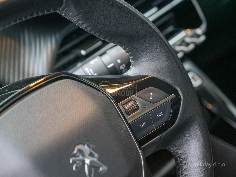 Peugeot 2008 1.2PureTech Led Nav