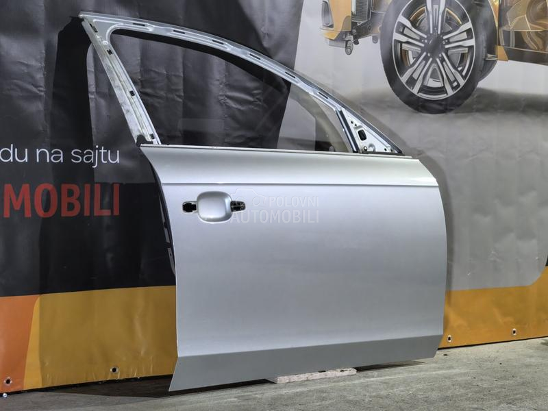 Prednja desna vrata LX7W