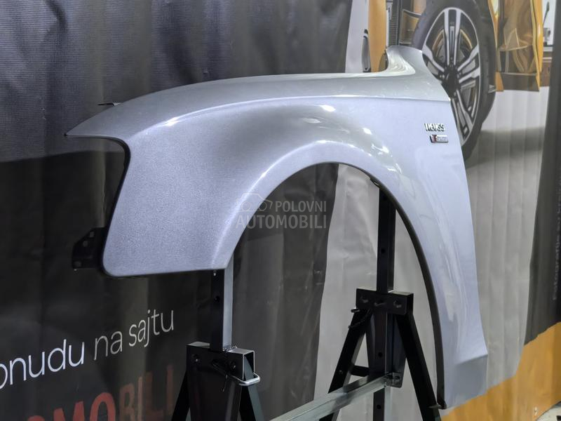 Prednje levo krilo LX7W