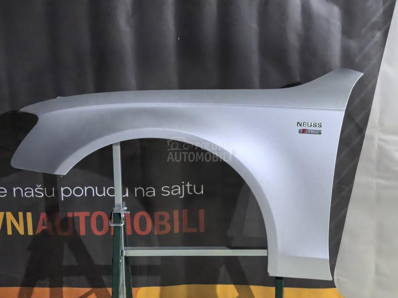 Prednje levo krilo LX7W