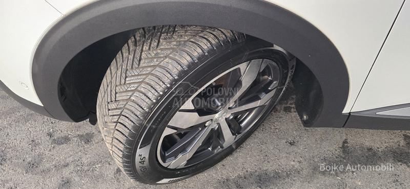 Peugeot 3008 1.5HDI ALLURE