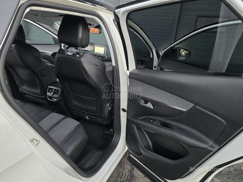 Peugeot 3008 1.5HDI ALLURE
