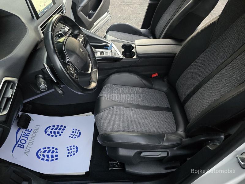 Peugeot 3008 1.5HDI ALLURE