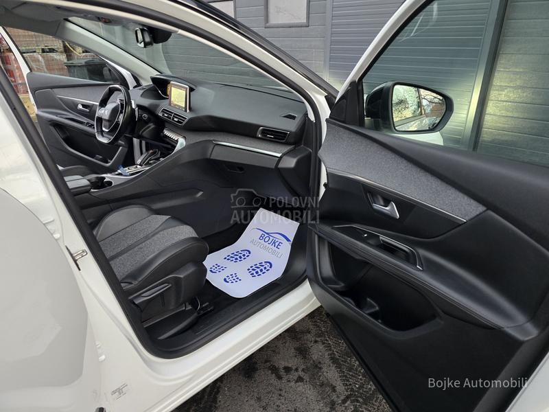 Peugeot 3008 1.5HDI ALLURE