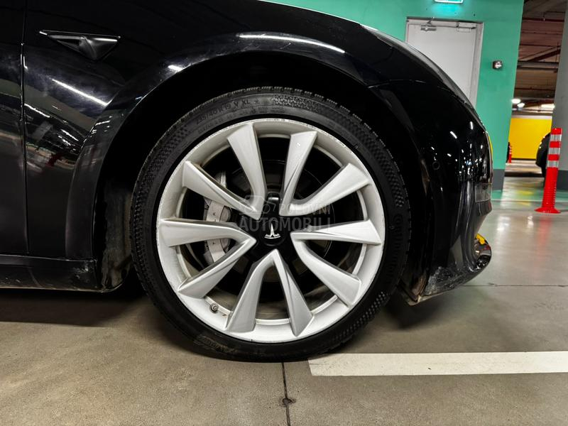 Tesla Model 3 Dual Range AWD