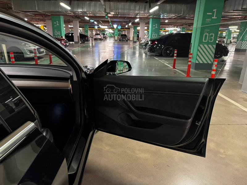 Tesla Model 3 Dual Range AWD