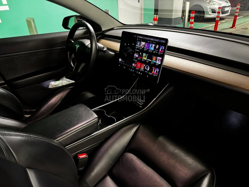 Tesla Model 3 Dual Range AWD