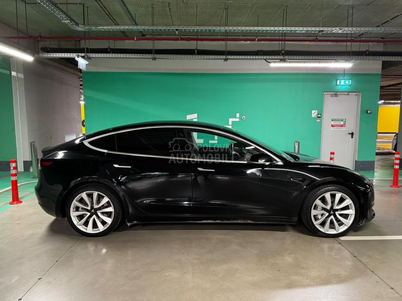 Tesla Model 3 Dual Range AWD
