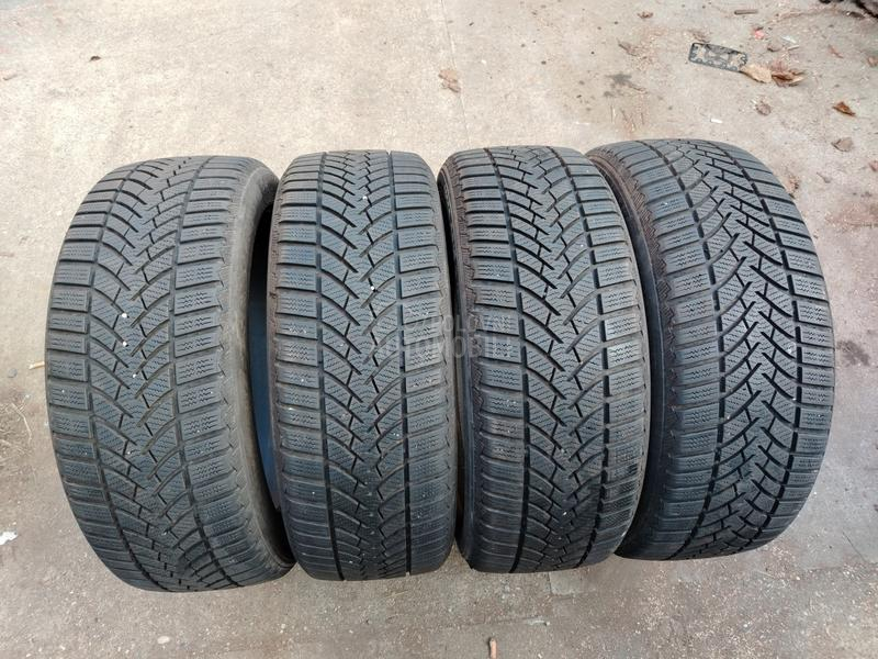 Semperit 215/50 R18 Zimska