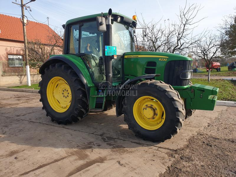 John Deere 6230