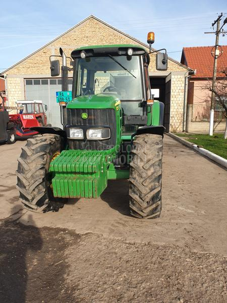 John Deere 6230