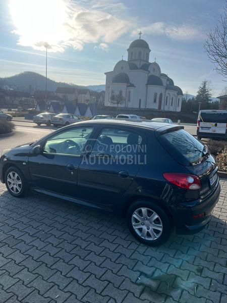 Peugeot 206 plus 