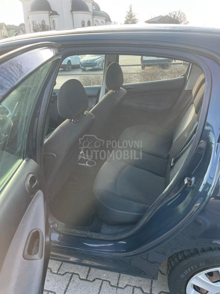 Peugeot 206 plus 