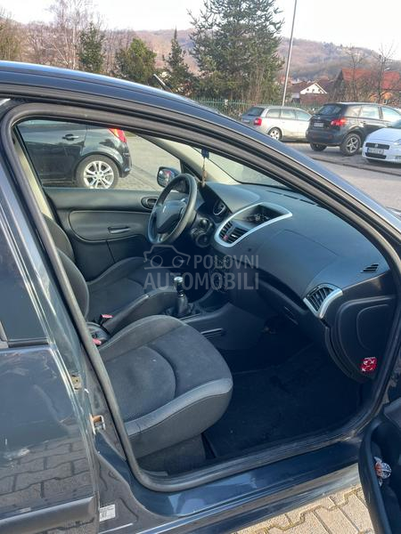 Peugeot 206 plus 