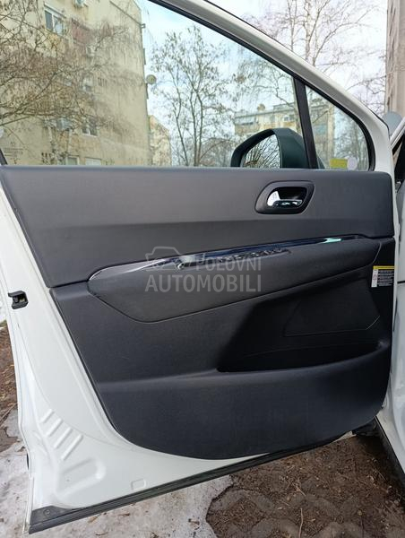 Peugeot 3008 1.6 e Hdi