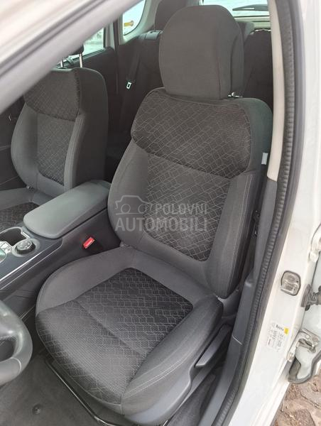 Peugeot 3008 1.6 e Hdi