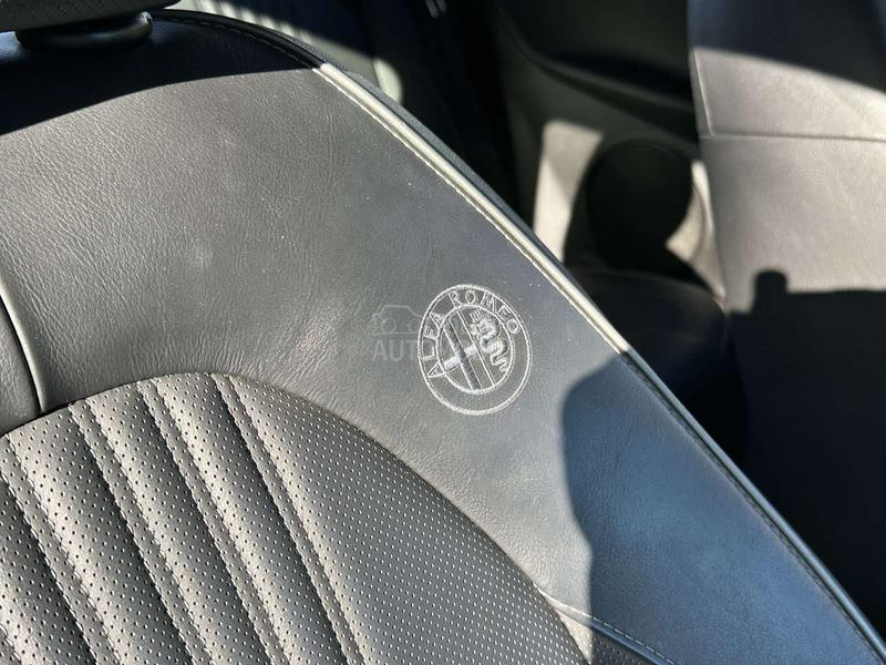 Alfa Romeo MiTo 1.3 M-jet/NAV/