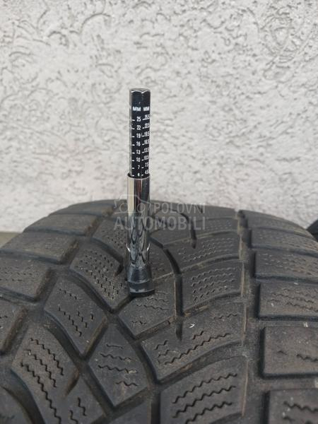 Goodyear 215/55 R17 Zimska