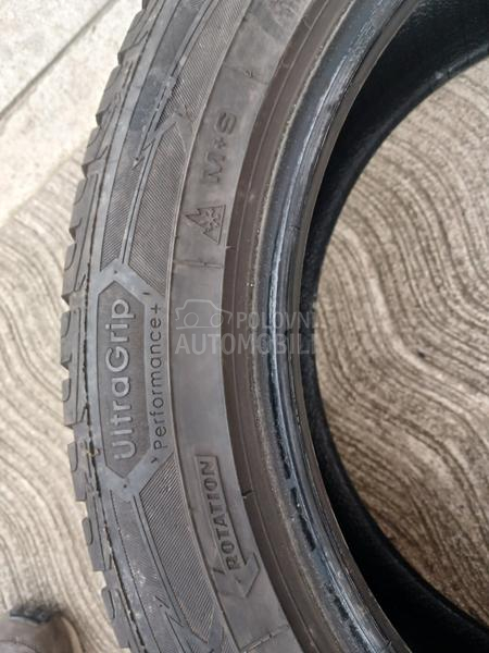 Goodyear 215/55 R17 Zimska