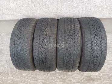 Goodyear 215/55 R17 Zimska