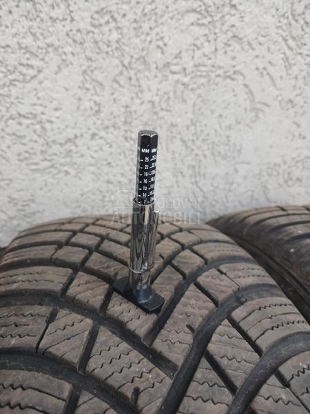 Hankook 205/60 R16 Zimska