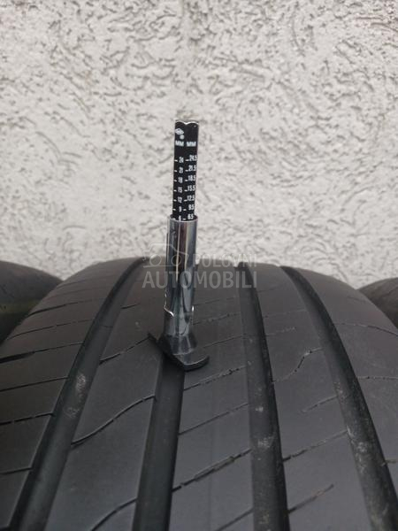 Goodyear 215/60 R17 Letnja