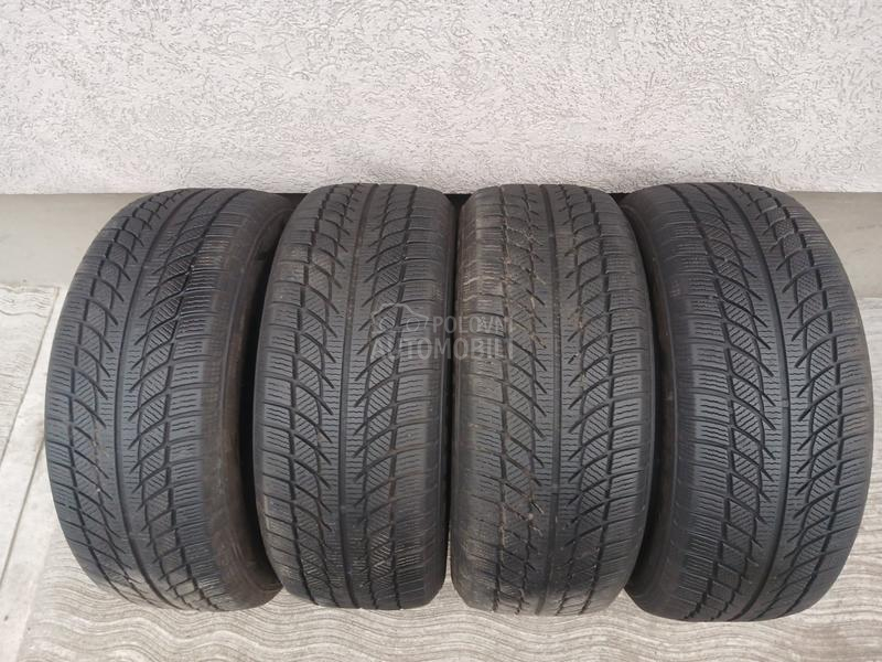 Goodride 235/55 R17 Zimska