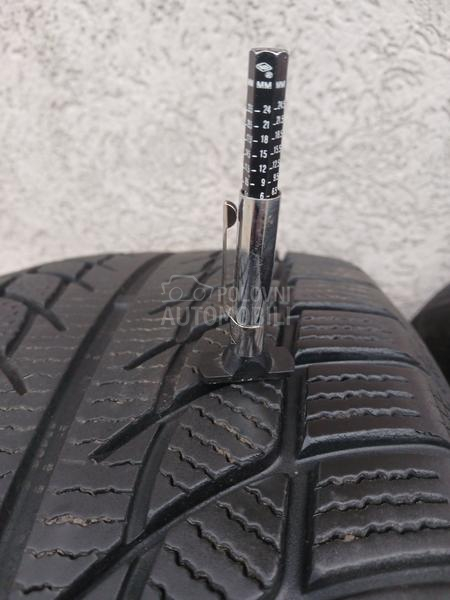 Goodride 235/55 R17 Zimska