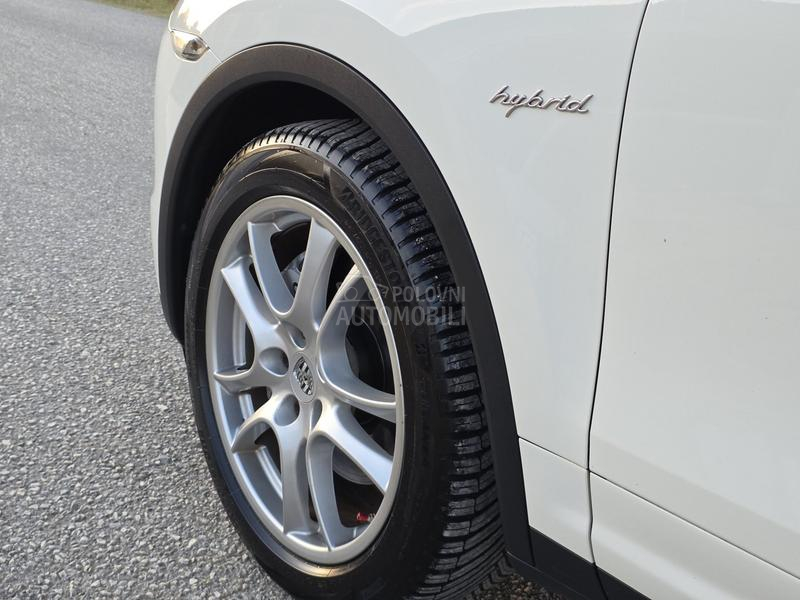 Porsche Cayenne 3.0 Hibrid