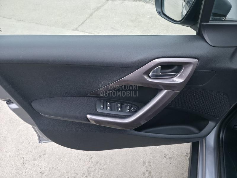 Peugeot 2008 1.4 HDI N.A.V.I