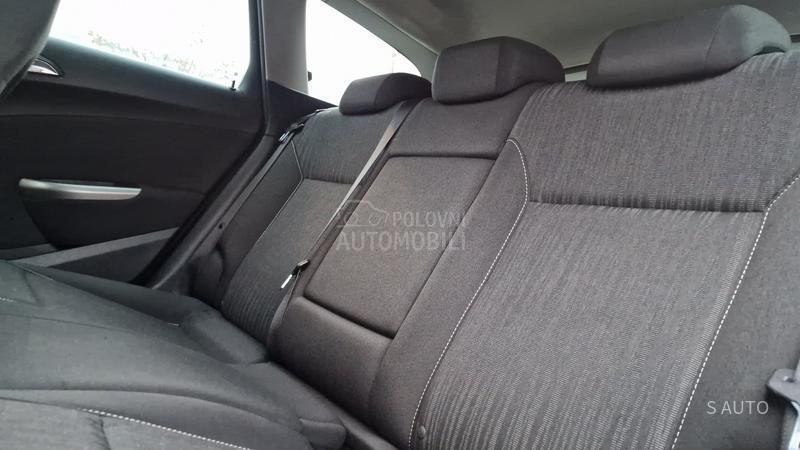 Opel Astra J KEDlTl BEZ UCESCA