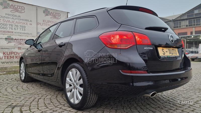 Opel Astra J KEDlTl BEZ UCESCA