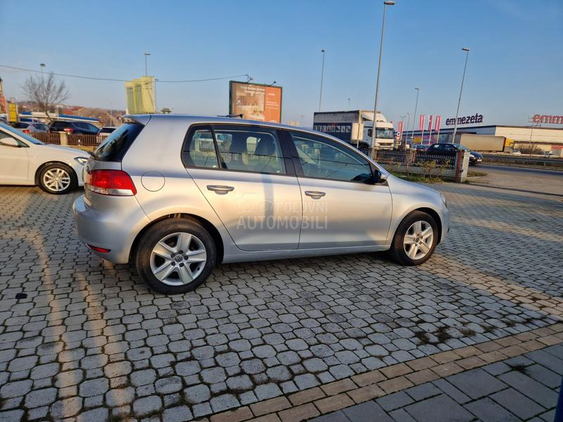 Volkswagen Golf 6 1.6 TDI N.A.V.III