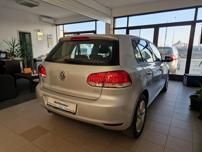 Volkswagen Golf 6 1.6 TDI N.A.V.III