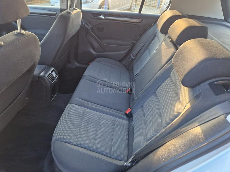 Volkswagen Golf 6 1.6 TDI N.A.V.III