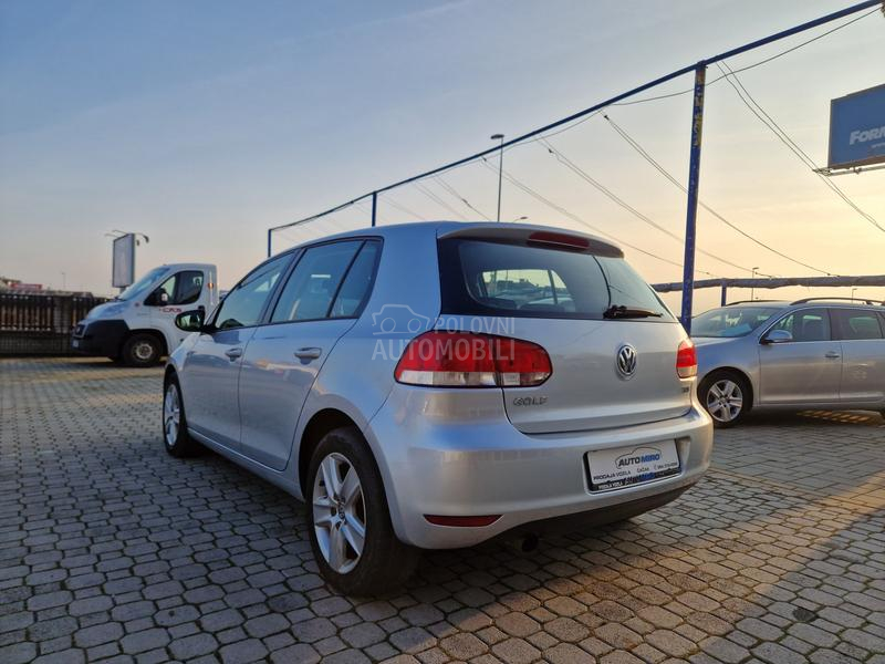 Volkswagen Golf 6 1.6 TDI N.A.V.III