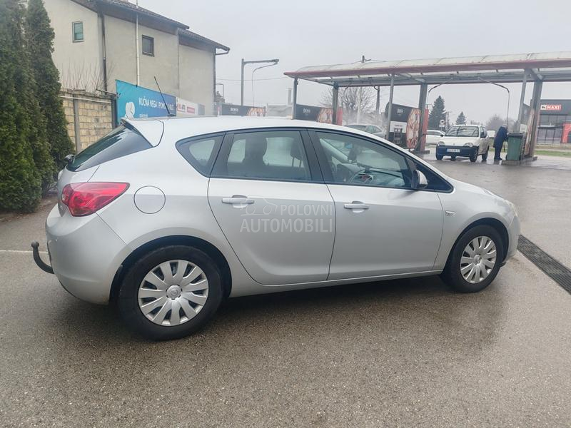 Opel Astra J 1.7 CDTI