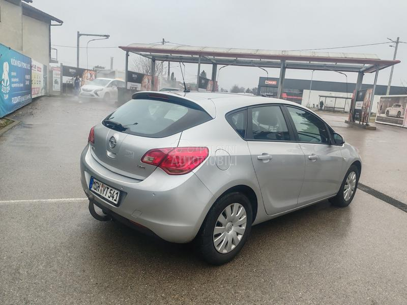 Opel Astra J 1.7 CDTI