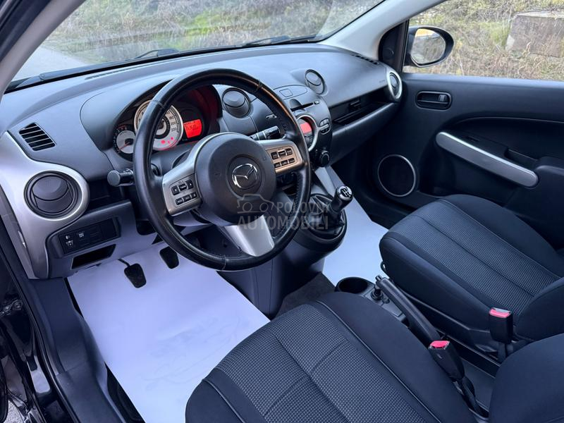 Mazda 2 1.5 SPORT SWlSS