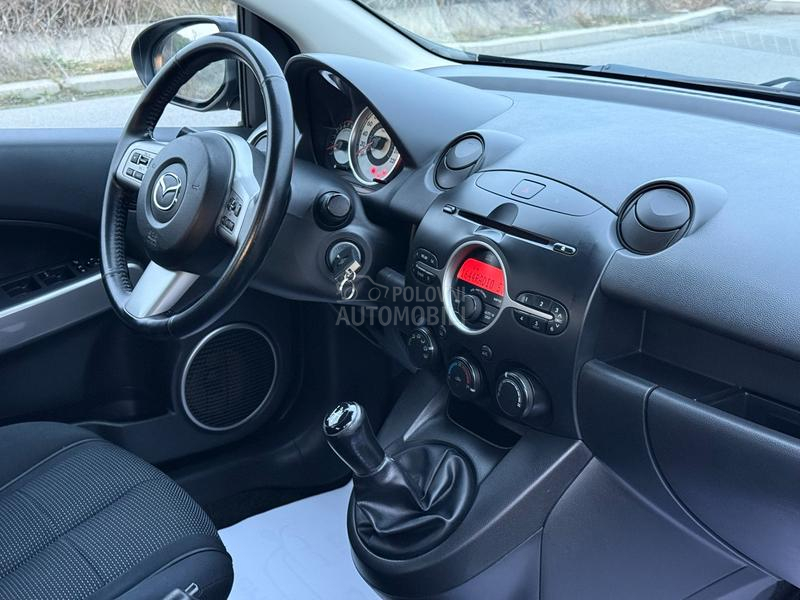 Mazda 2 1.5 SPORT SWlSS