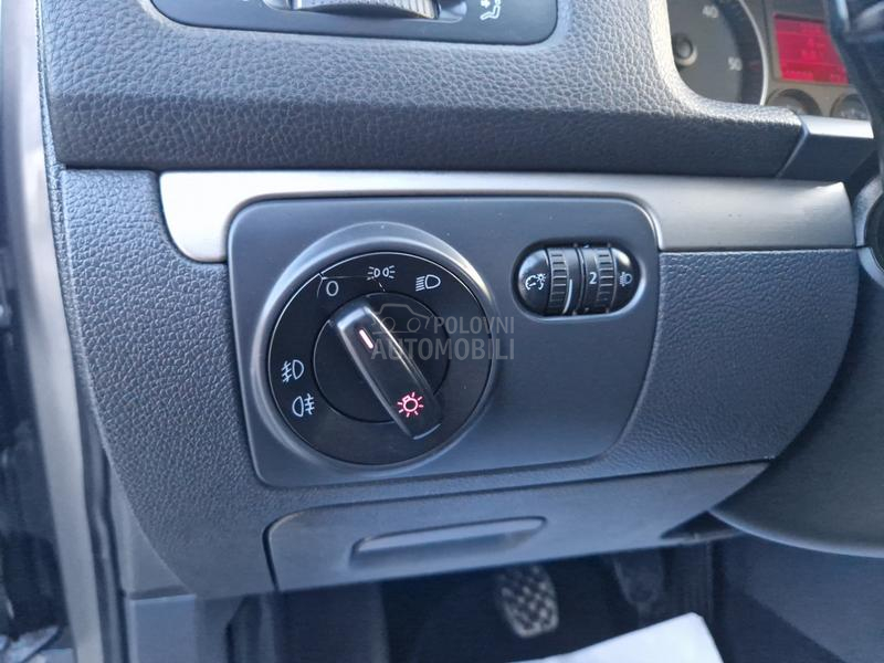 Volkswagen Golf 5 1.9 TDI 6  B.R.ZINA