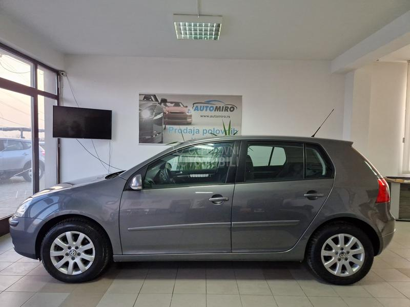 Volkswagen Golf 5 1.9 TDI 6  B.R.ZINA