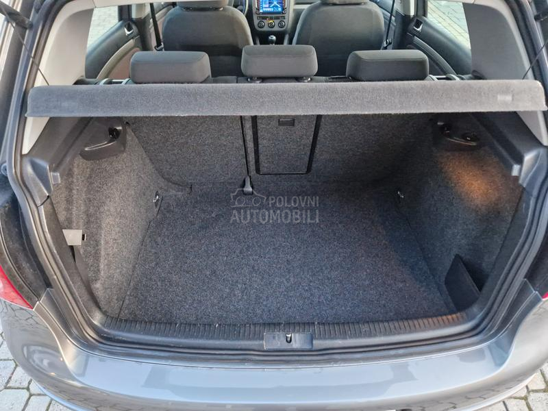 Volkswagen Golf 5 1.9 TDI 6  B.R.ZINA