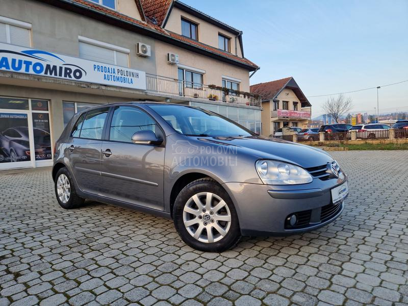 Volkswagen Golf 5 1.9 TDI 6  B.R.ZINA