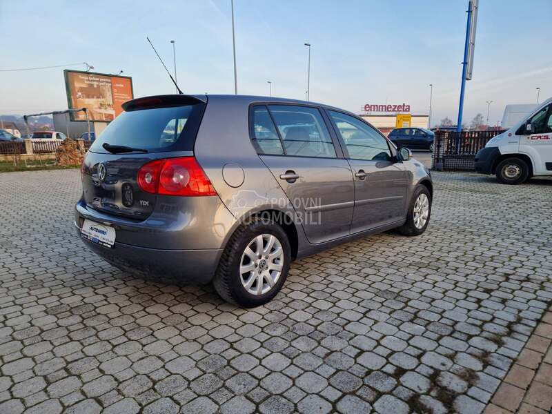 Volkswagen Golf 5 1.9 TDI 6  B.R.ZINA