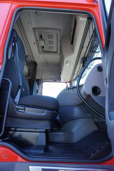 DAF 106 tegljač DOM1684