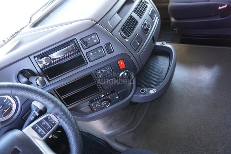 DAF 106 tegljač DOM1684