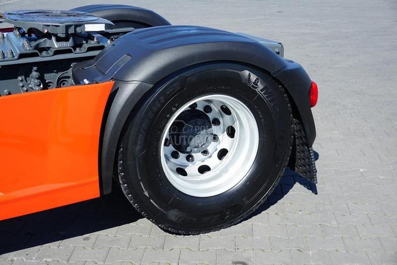 DAF 106 tegljač DOM1684