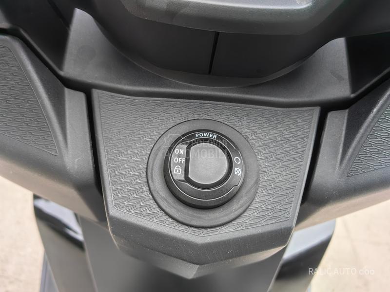 BMW C400 GT TRIPLE BLACK